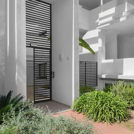 Panoramic Views And Large Garden In Atalaya Hills