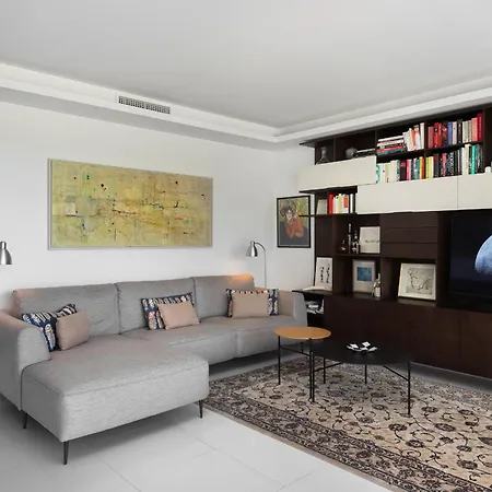 Panoramic Views And Large Garden In Atalaya Hills *