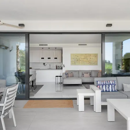 Panoramic Views And Large Garden In Atalaya Hills Estepona
