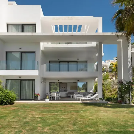Panoramic Views And Large Garden In Atalaya Hills Estepona