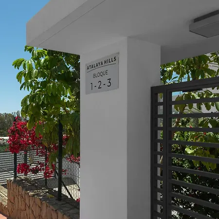 Panoramic Views And Large Garden In Atalaya Hills Estepona