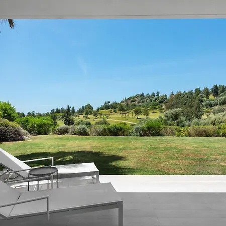 Panoramic Views And Large Garden In Atalaya Hills Apartment