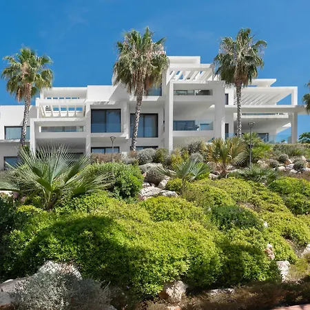 Panoramic Views And Large Garden In Atalaya Hills *